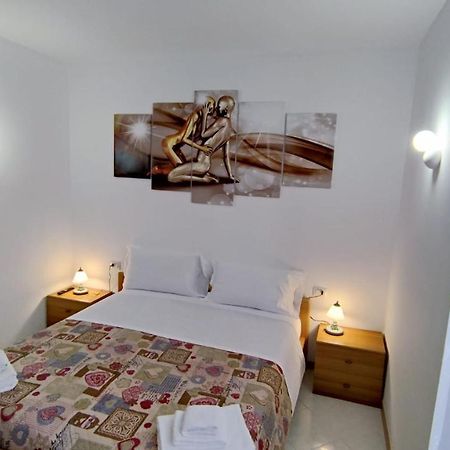 Elegante Alloggio Zona Storica Lecco Exterior foto