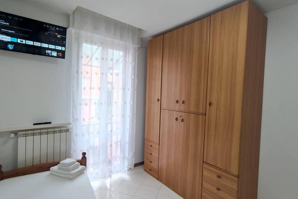 Elegante Alloggio Zona Storica Lecco Exterior foto